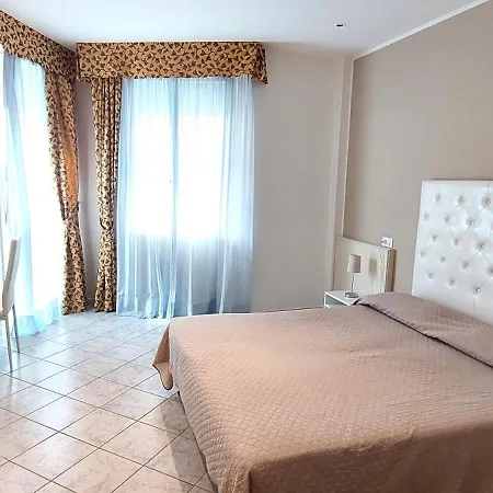 Vina Del Mar Pineta Otel 4*