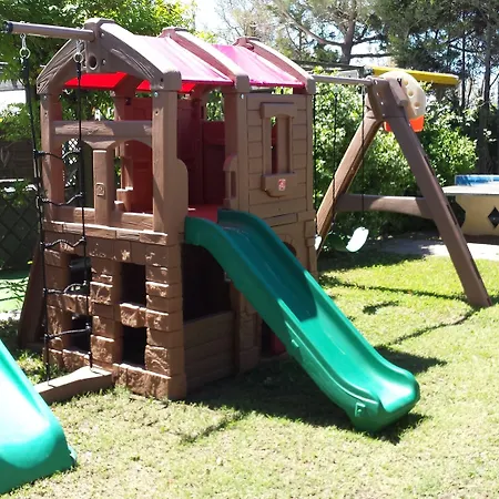 Szálloda Vina Del Mar Pineta 4*
