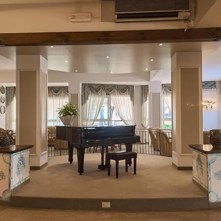Szálloda Vina Del Mar Pineta 4*